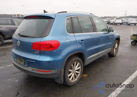 2017 Volkswagen Tiguan 2.0T Wolfsburg Edition из США, поврежденный, VIN WVGSV7AX0HK008691